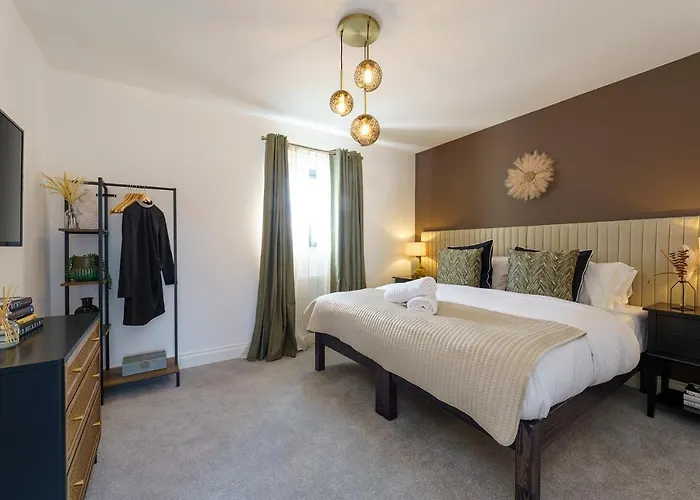 Alba - 2 Bedroom Luxury Apartment By Mint Stays