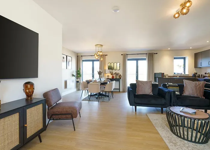 Alba - 2 Bedroom Luxury Apartment By Mint Stays